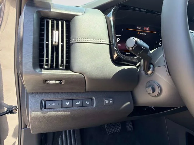 New 2026 Gray Nissan Platinum image 32