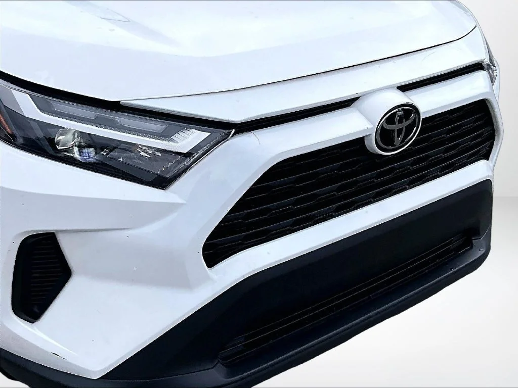 Used 2024 White Toyota XLE image 25