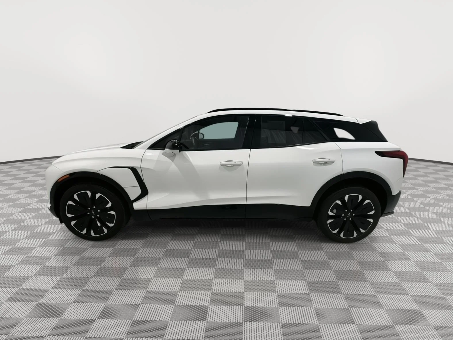 Used 2024 Chevrolet Blazer EV RS with VIN 3GNKDCRJ3RS169890 for sale in Alexandria, Minnesota