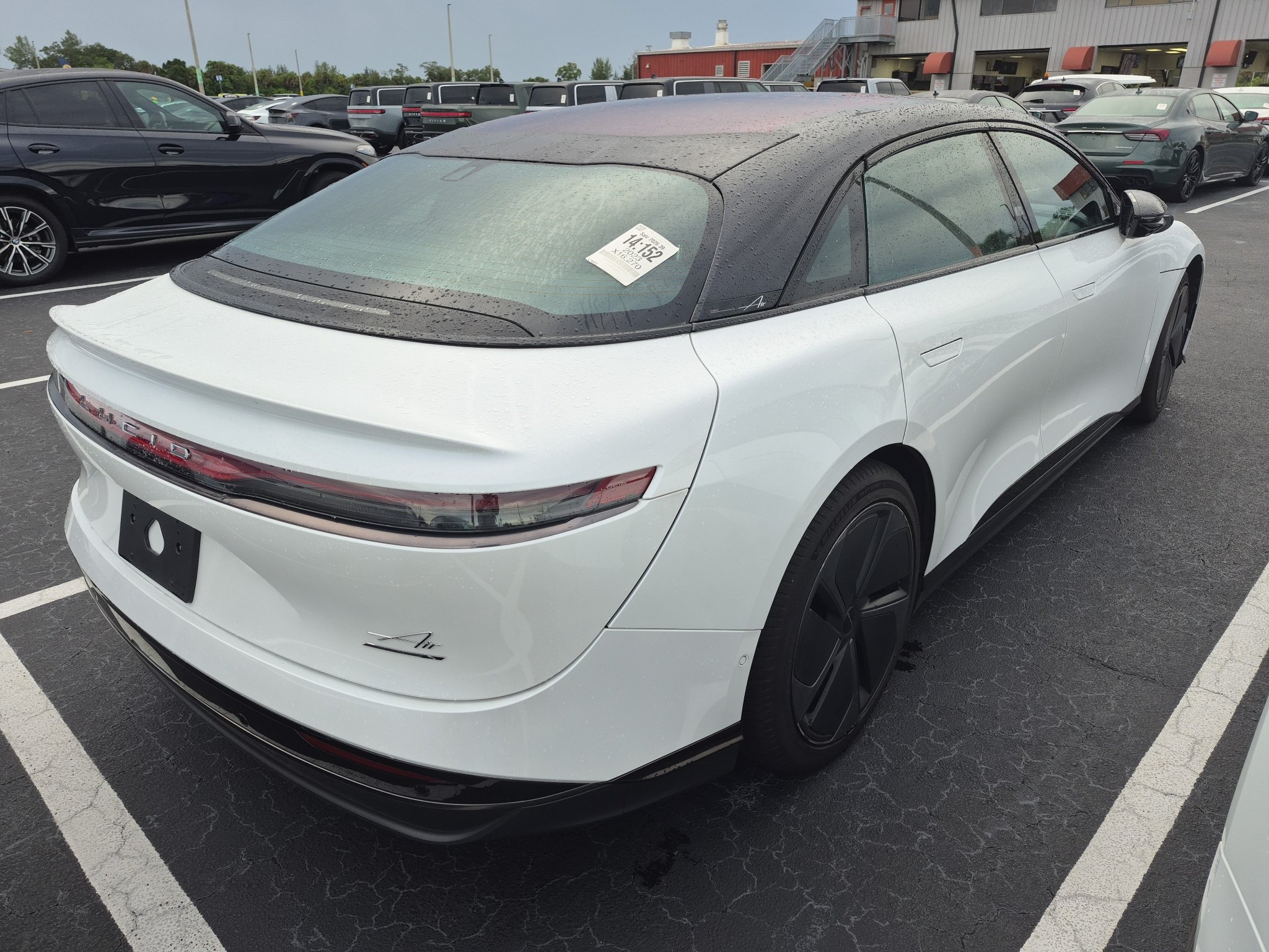 Used 2023 Stellar White Metallic Lucid Touring image 3
