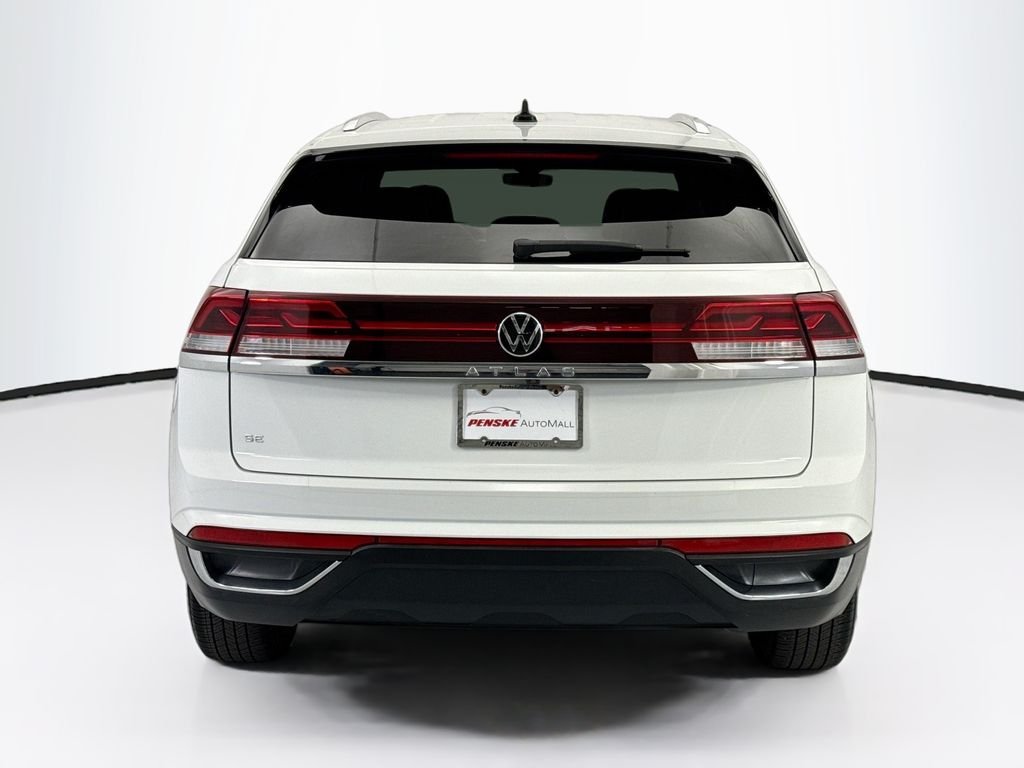 Used 2024 Pure White Volkswagen 2.0T SE image 6