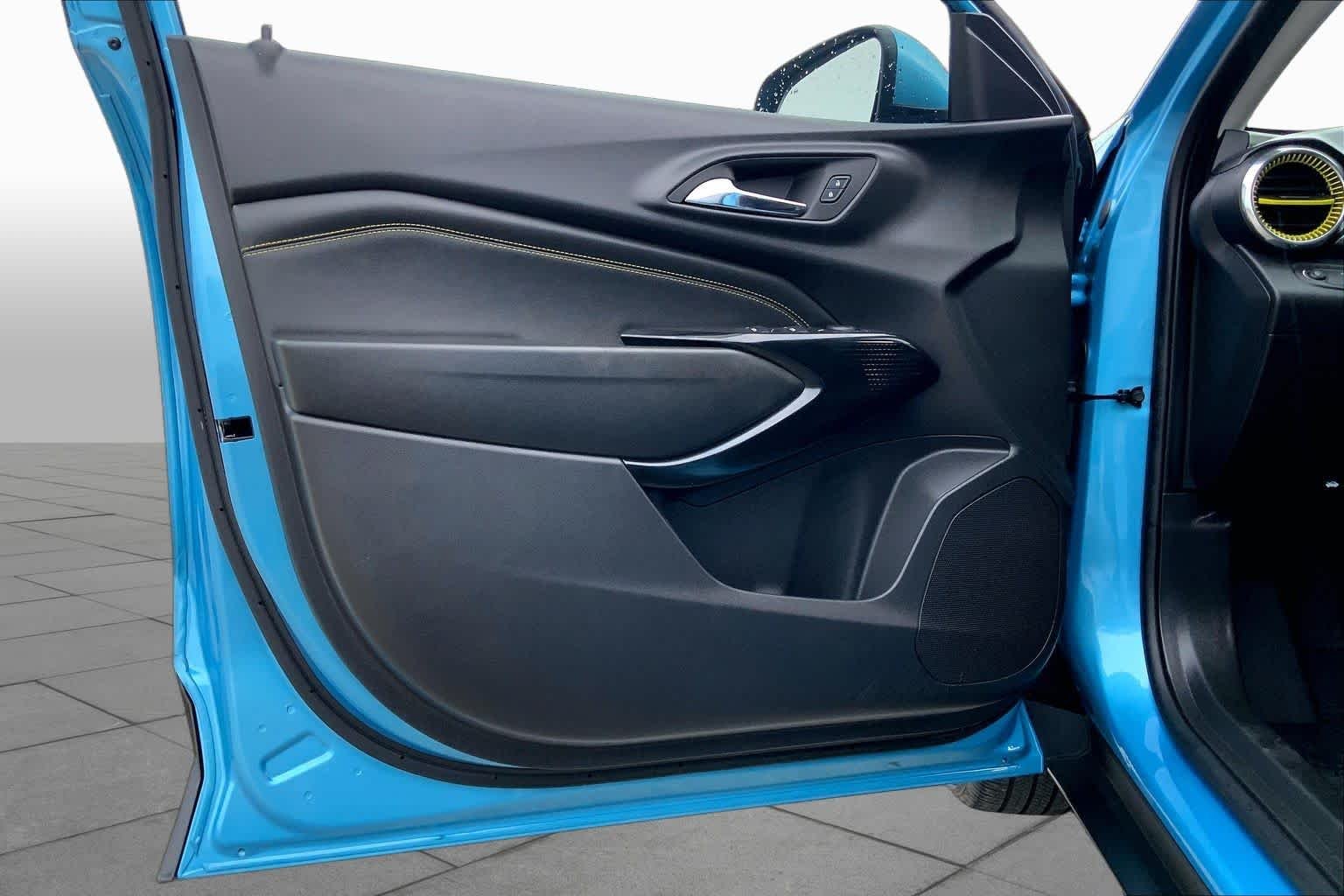Used 2025 Marina Blue Metallic Chevrolet LT image 21