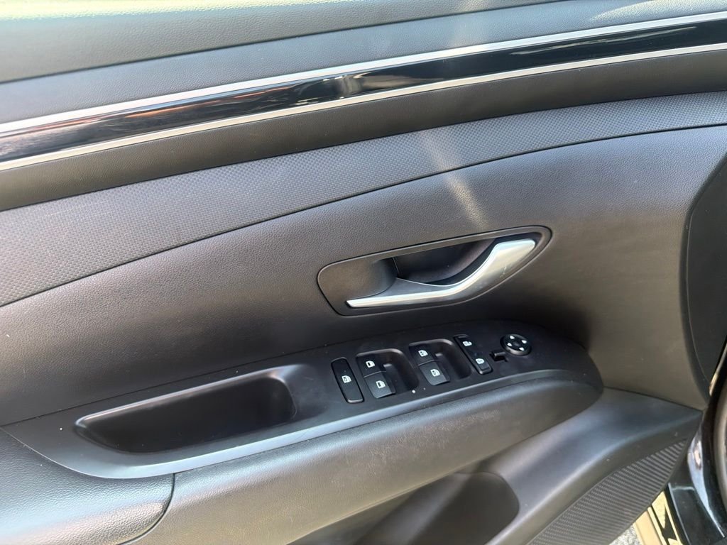 Used 2023 Black Hyundai SEL image 14