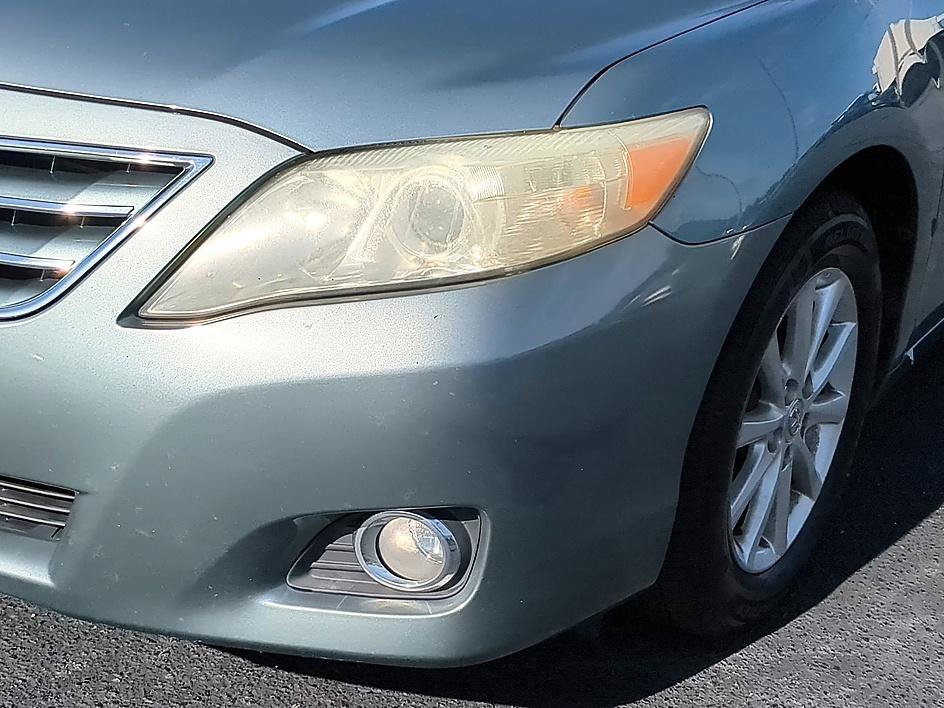 Used 2011 Aloe Green Metallic Toyota XLE image 8