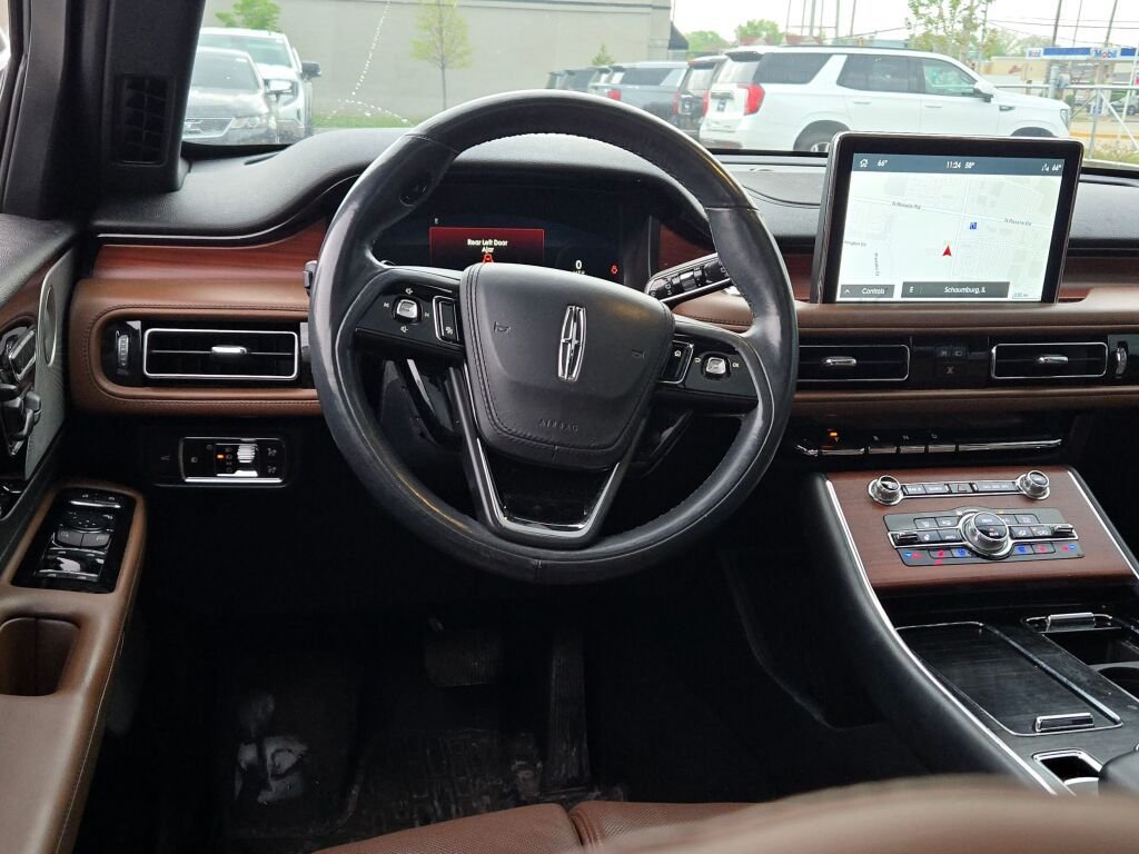 Used 2021 White Lincoln Reserve image 24