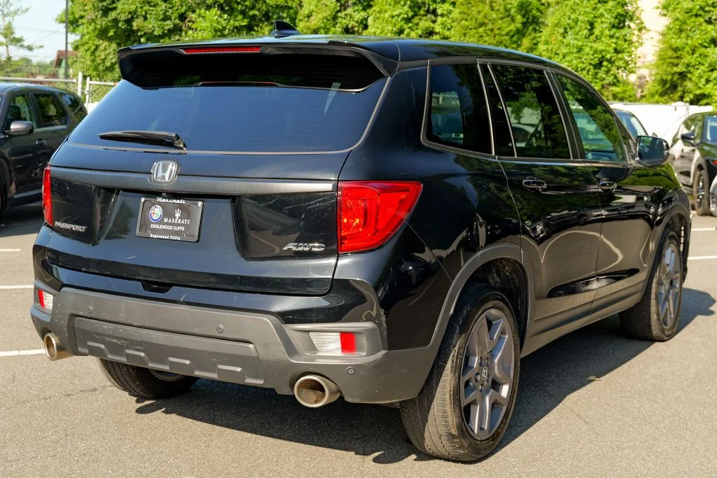 Used 2023 Black Honda EX-L image 7