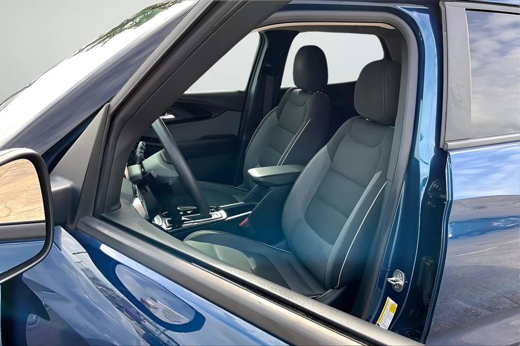 Used 2021 Blue Chevrolet LT image 13