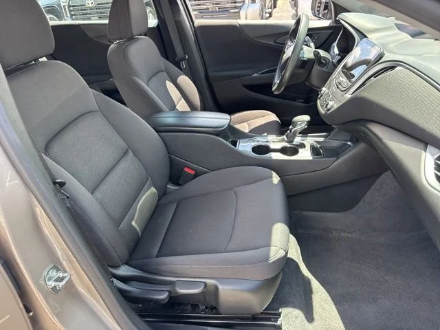 Used 2023 Gray Chevrolet LT image 17