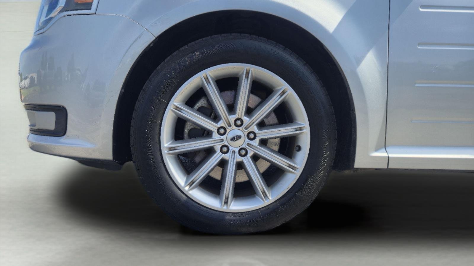 Used 2018 Ingot Silver Ford Limited image 11