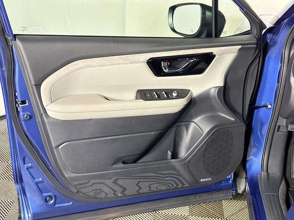 New 2026 DAYBREAK BLUE PEARL Subaru Limited image 10