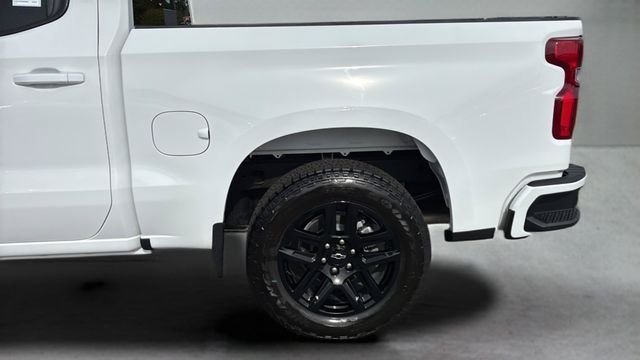 Used 2025 White Chevrolet RST image 35