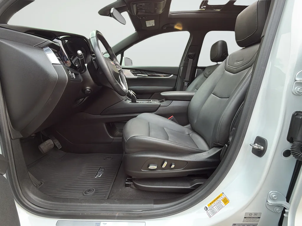 Used 2023 White Cadillac Premium Luxury image 10
