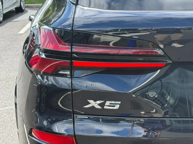 Certified Used 2024 Carbon Black Metallic BMW xDrive40i image 37