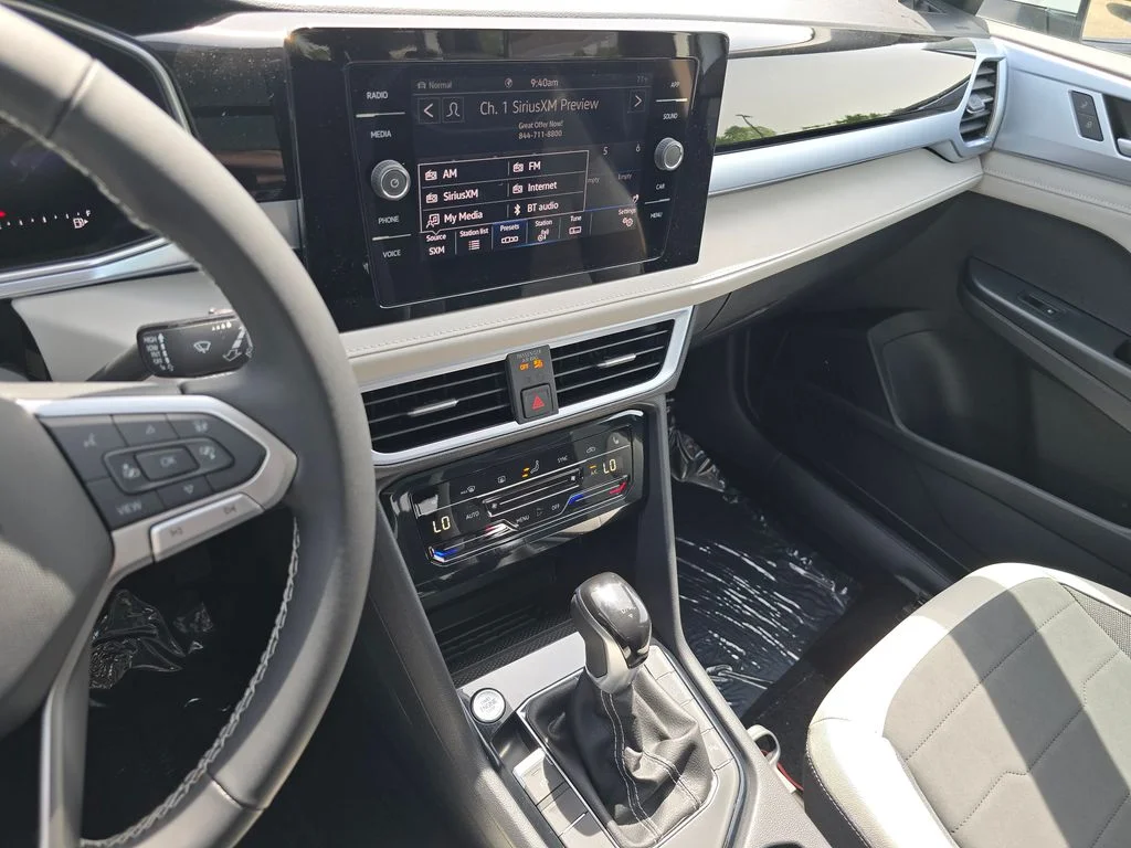 New 2026 Pure White Volkswagen 1.5T SE image 6