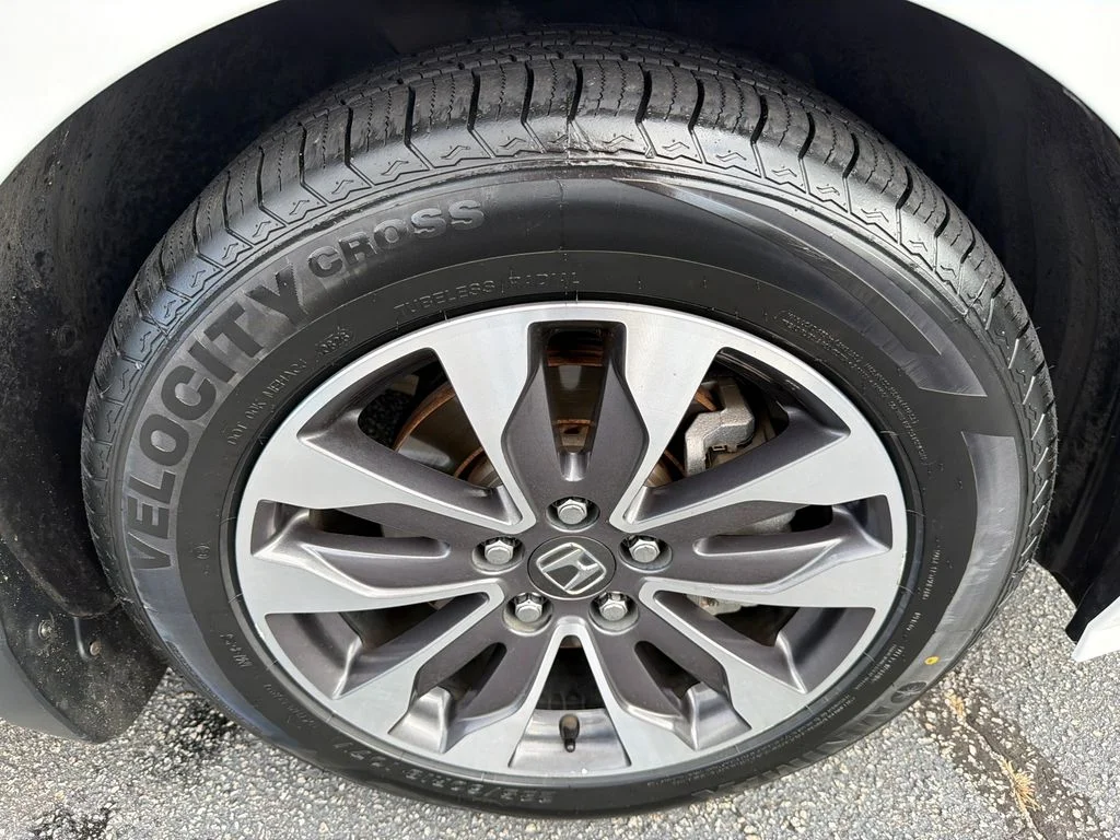 Used 2021 White Honda EX-L image 12