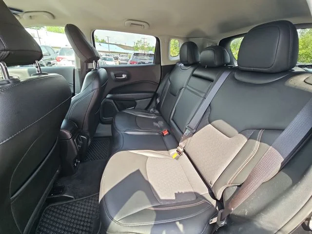 Used 2019 Black Jeep Latitude image 27