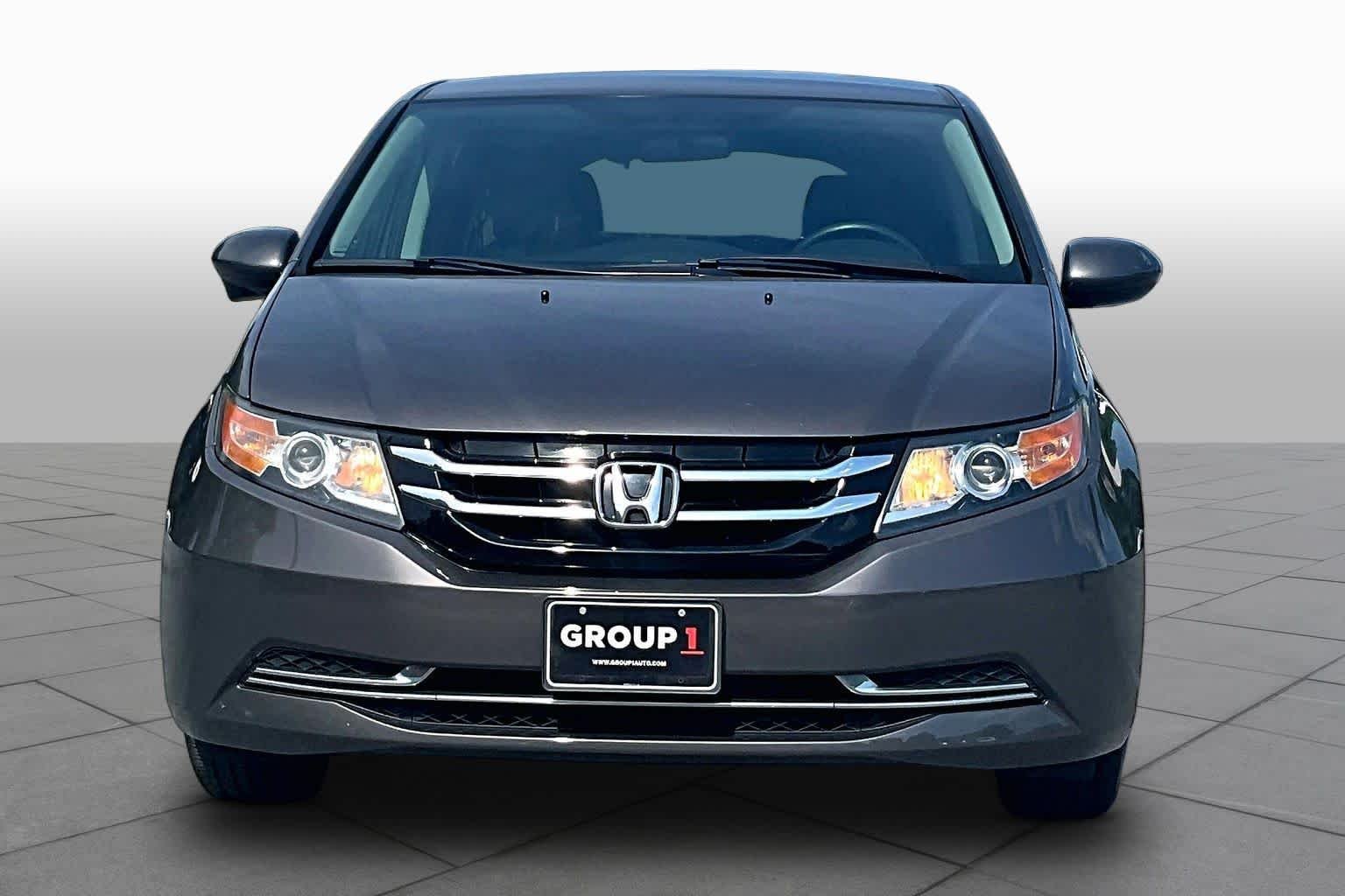 Used 2016 Modern Steel Metallic Honda SE image 4