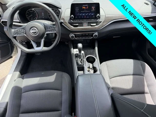 Used 2023 White Nissan 2.5 SV image 16