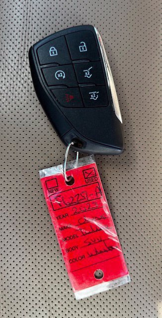Used 2023 IRIDESCENT PEARL TRICOAT Chevrolet Premier image 13