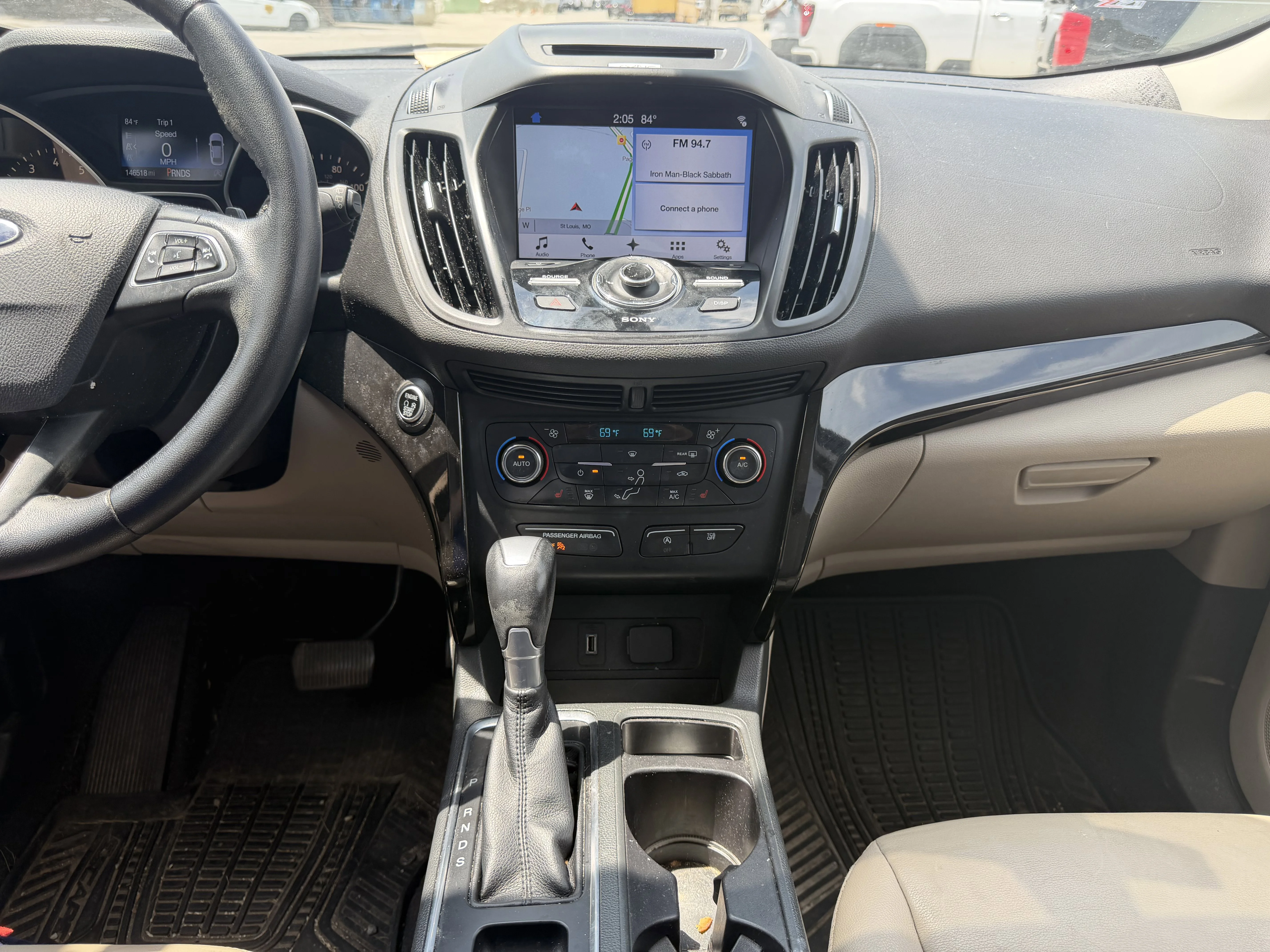 Used 2017  Ford Titanium image 20
