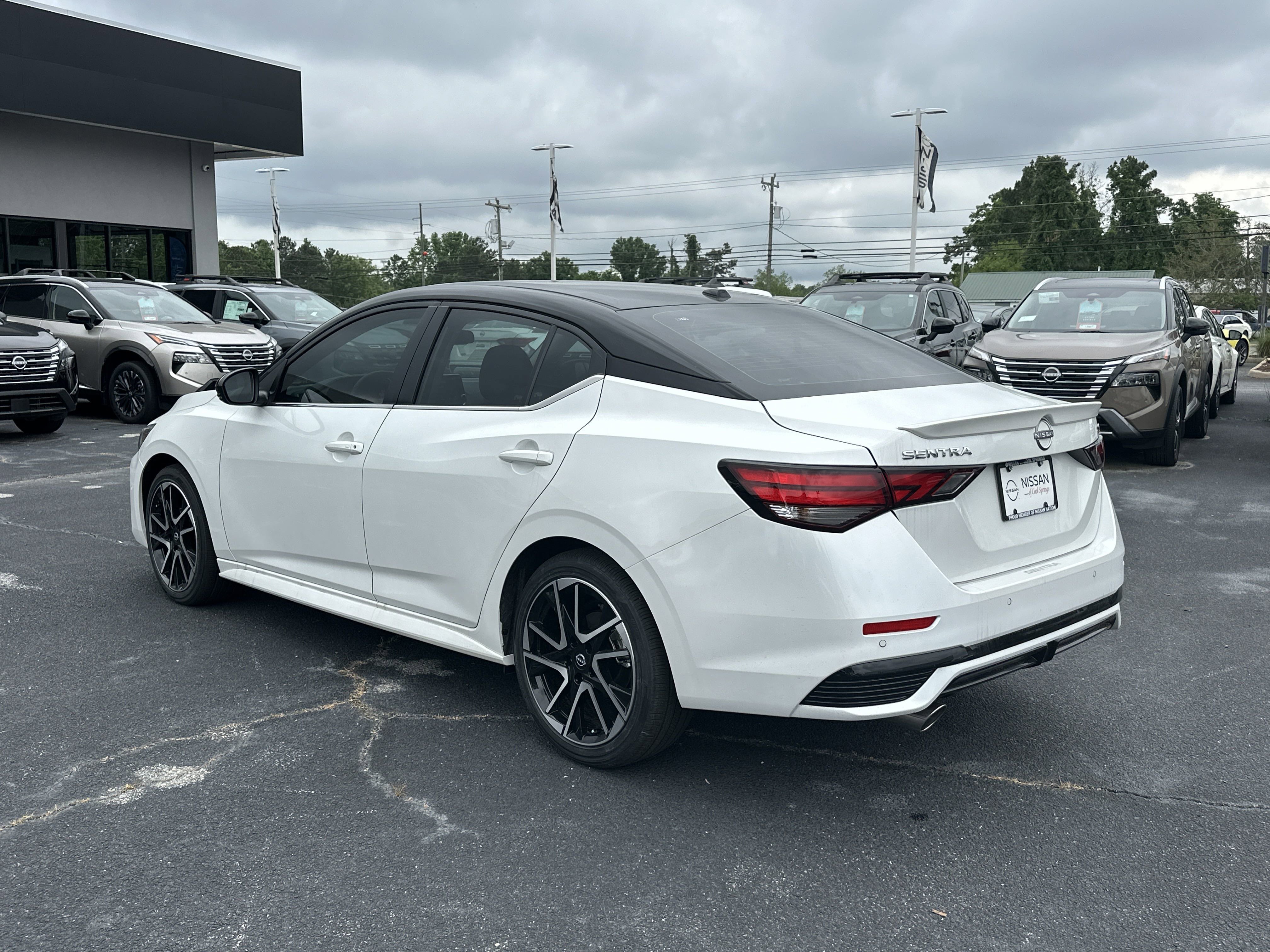 2025 Nissan Sentra SR - Photo 6