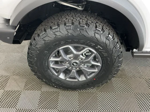 New 2025 Oxford White Ford Badlands image 32