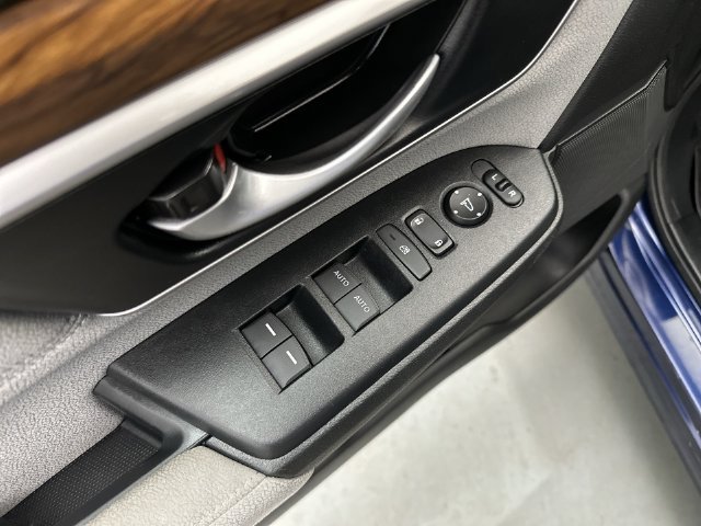 Used 2022 Blue Honda EX image 19
