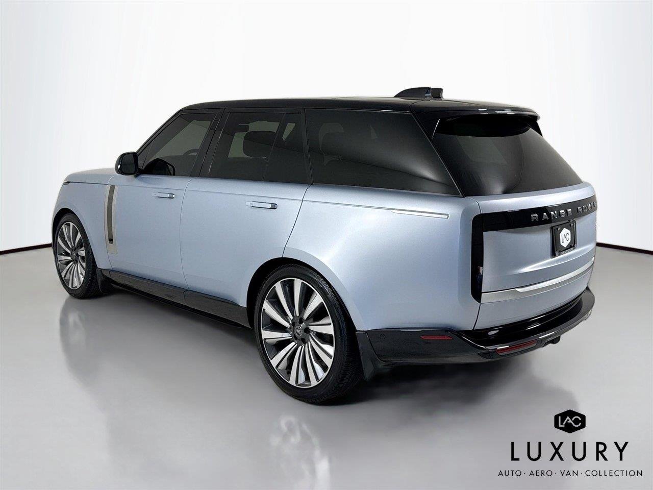 Used 2023 Ionian Silver SV Bespoke Ultra Metallic Gloss Land Rover SV | 225K MSRP image 8