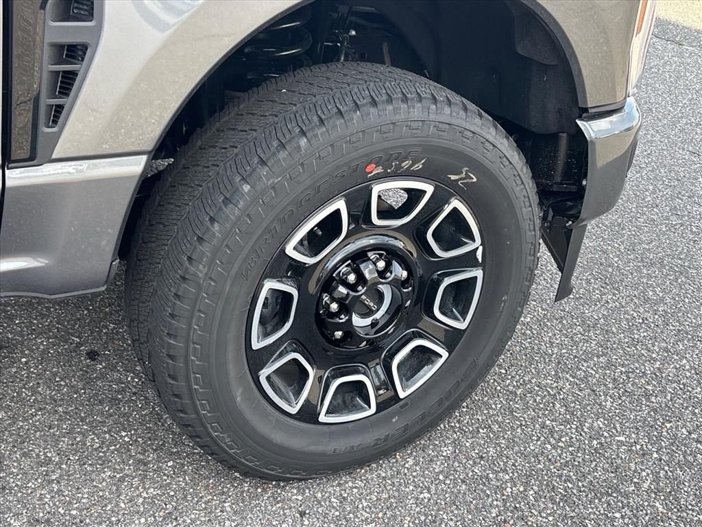 New 2026 Carbonized Gray Metallic Ford F-350® Platinum® image 28