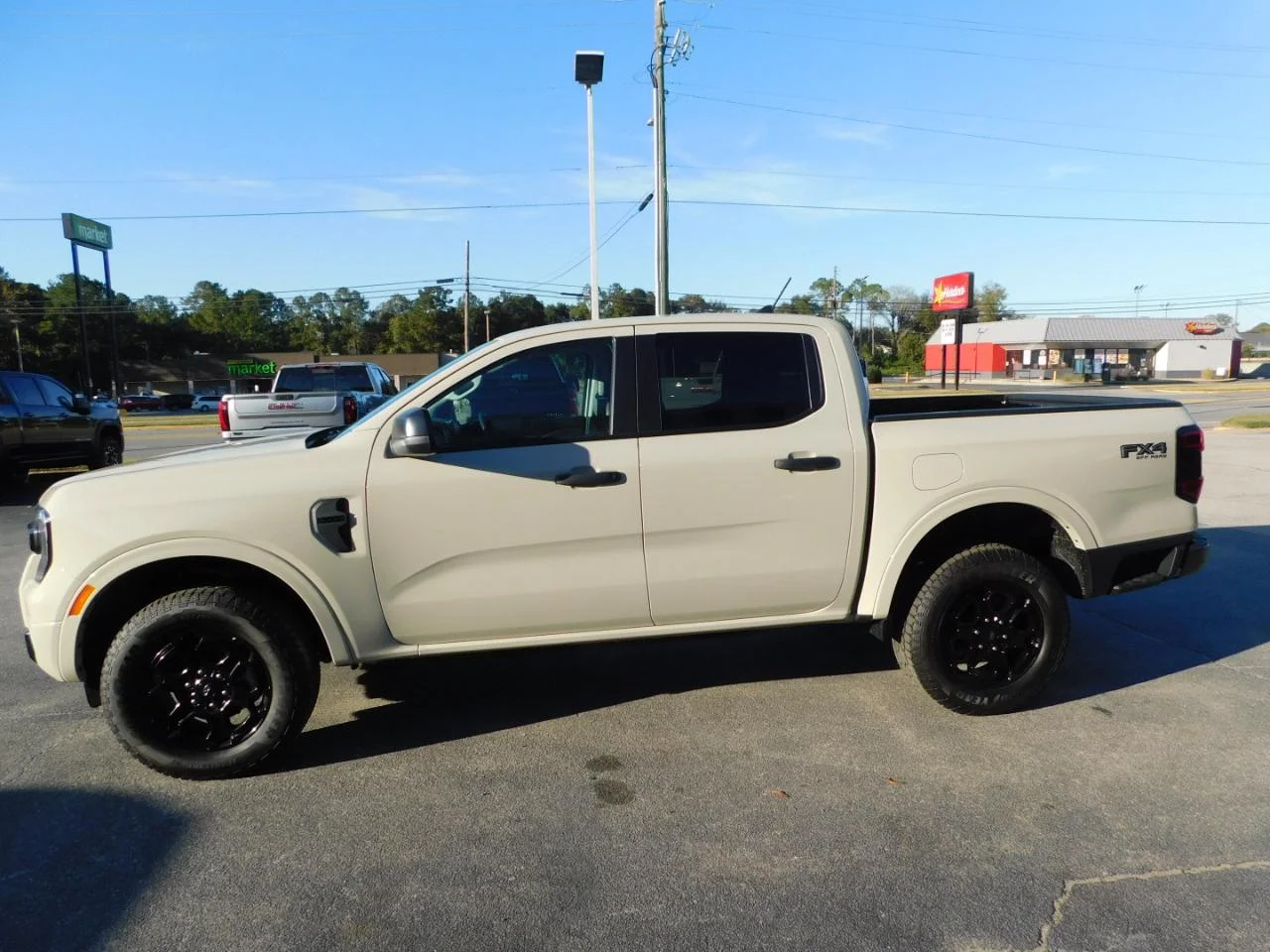 New 2025 Desert Sand Ford XLT image 5