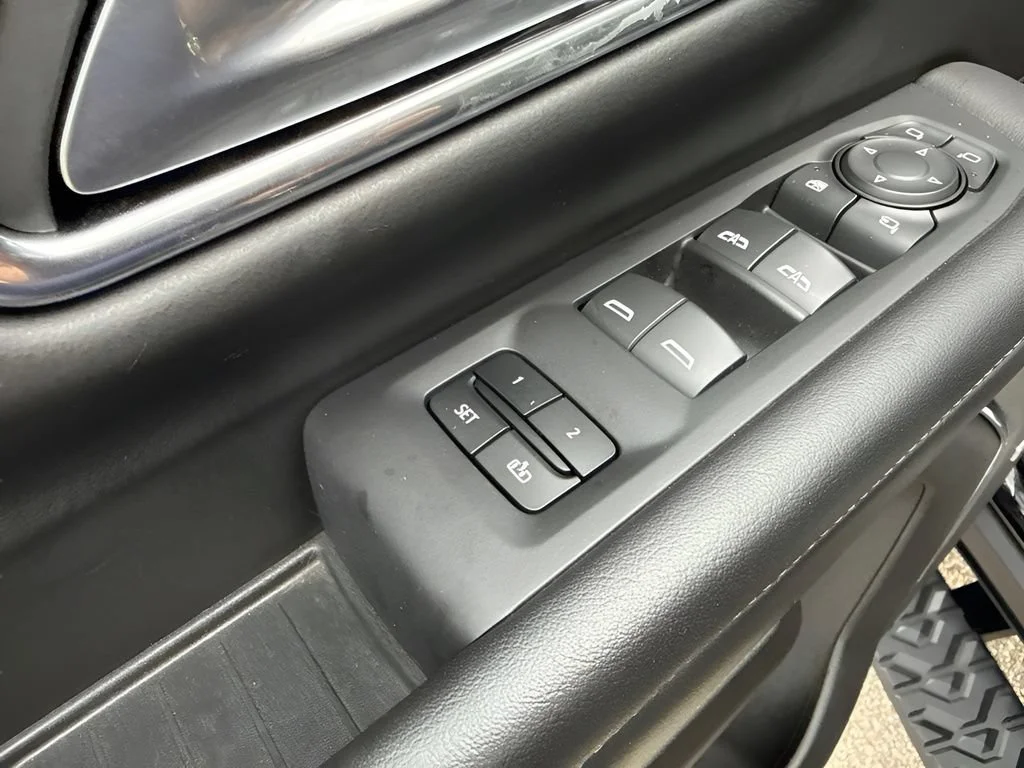 Used 2023 Black Chevrolet Z71 image 11