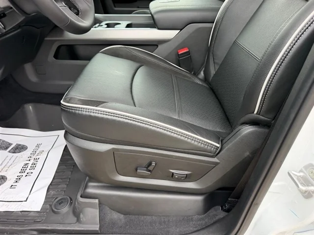 New 2026 Bright White Clear-Coat Exterior Paint RAM Laramie image 20