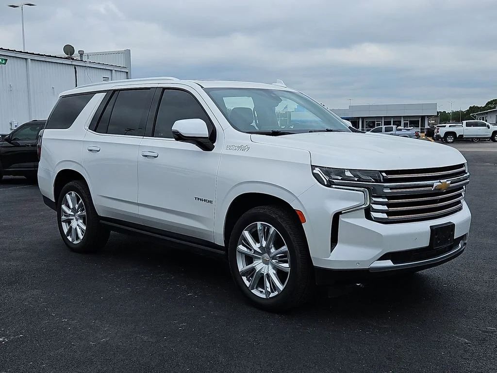 Certified Used 2021 IRIDESCENT PEARL TRICOAT Chevrolet High Country image 19