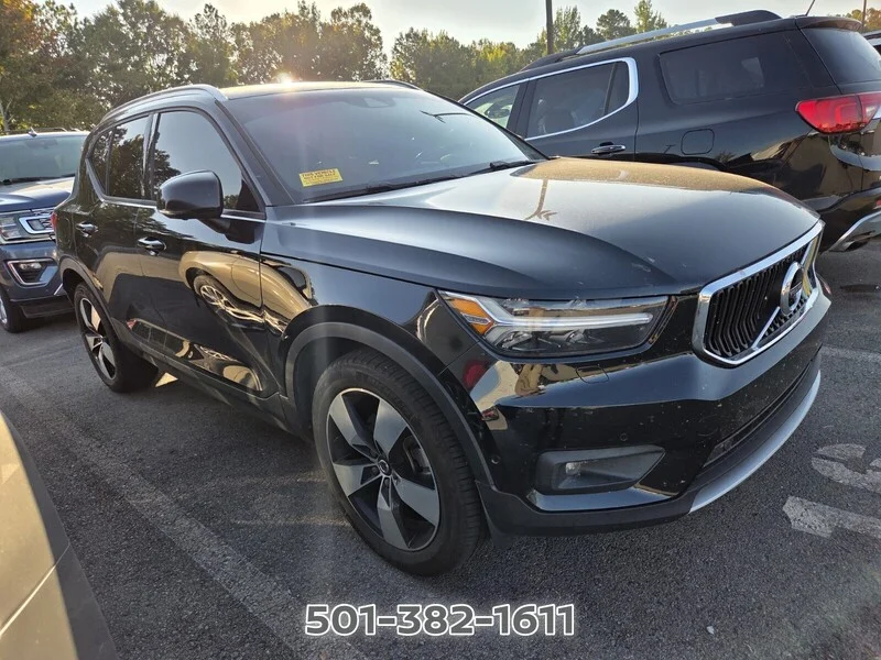 Used 2019 Onyx Black Metallic VOLVO MOMENTUM image 4
