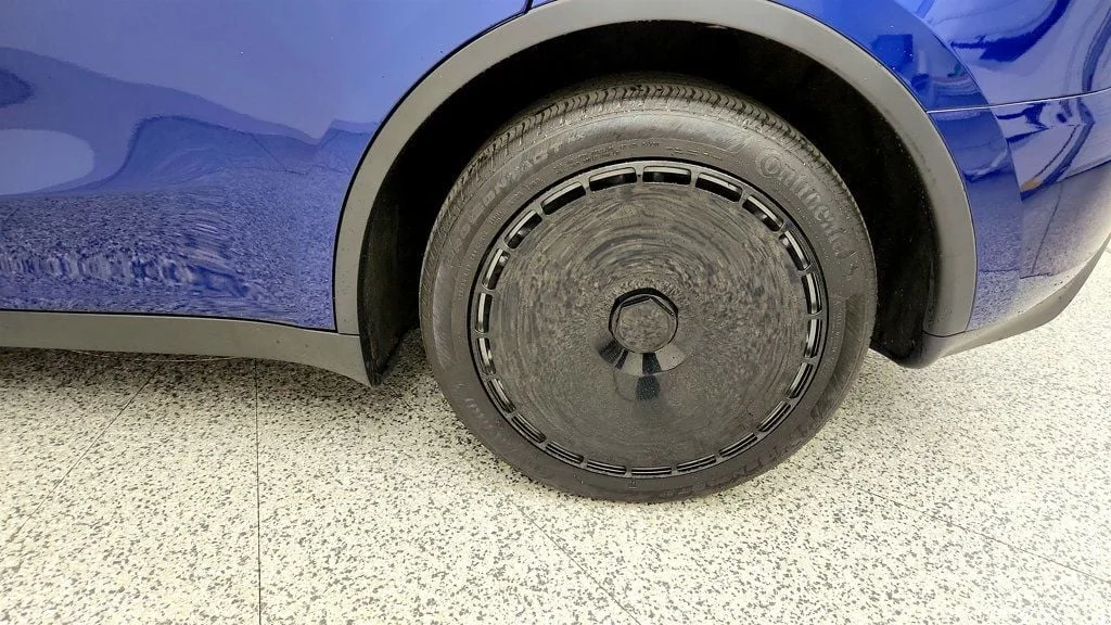 Used 2024 Deep Blue Metallic Tesla Long Range AWD w/ Full Self-Driving & Aero Disc Wheel Covers image 9