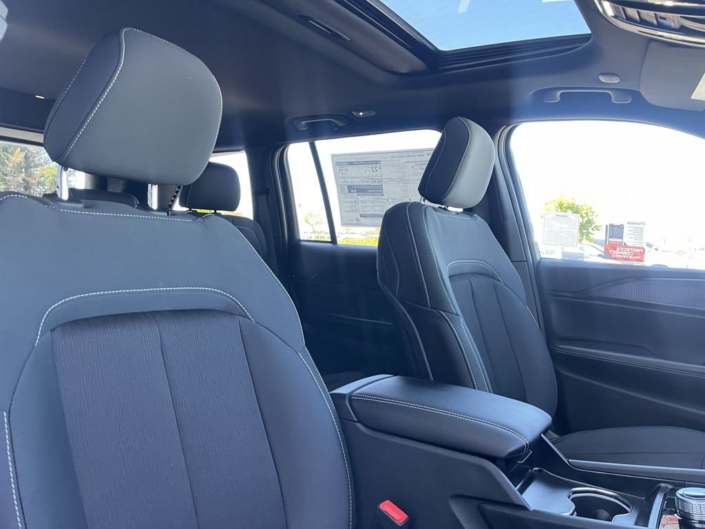 New 2026 Baltic Gray Metallic Clear-Coat Exterior Paint Jeep Laredo X image 31