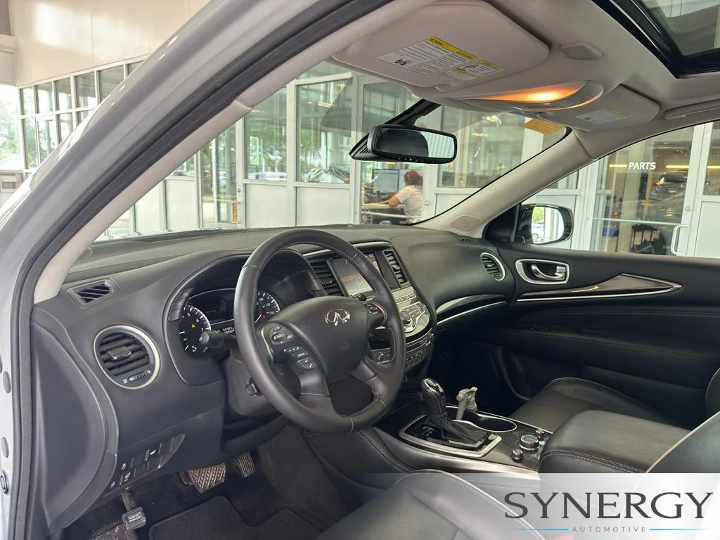 Used 2019 Liquid Platinum INFINITI LUXE image 25