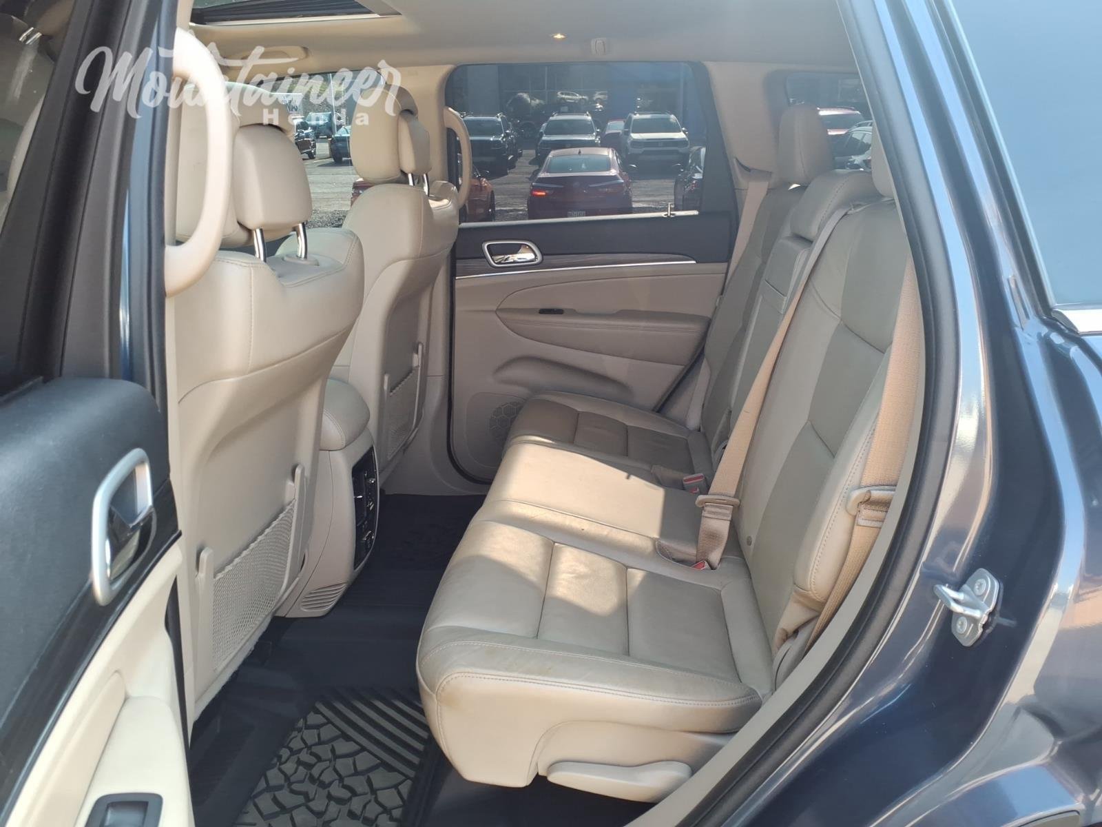 Used 2021 Slate Blue Pearlcoat Jeep Limited image 16