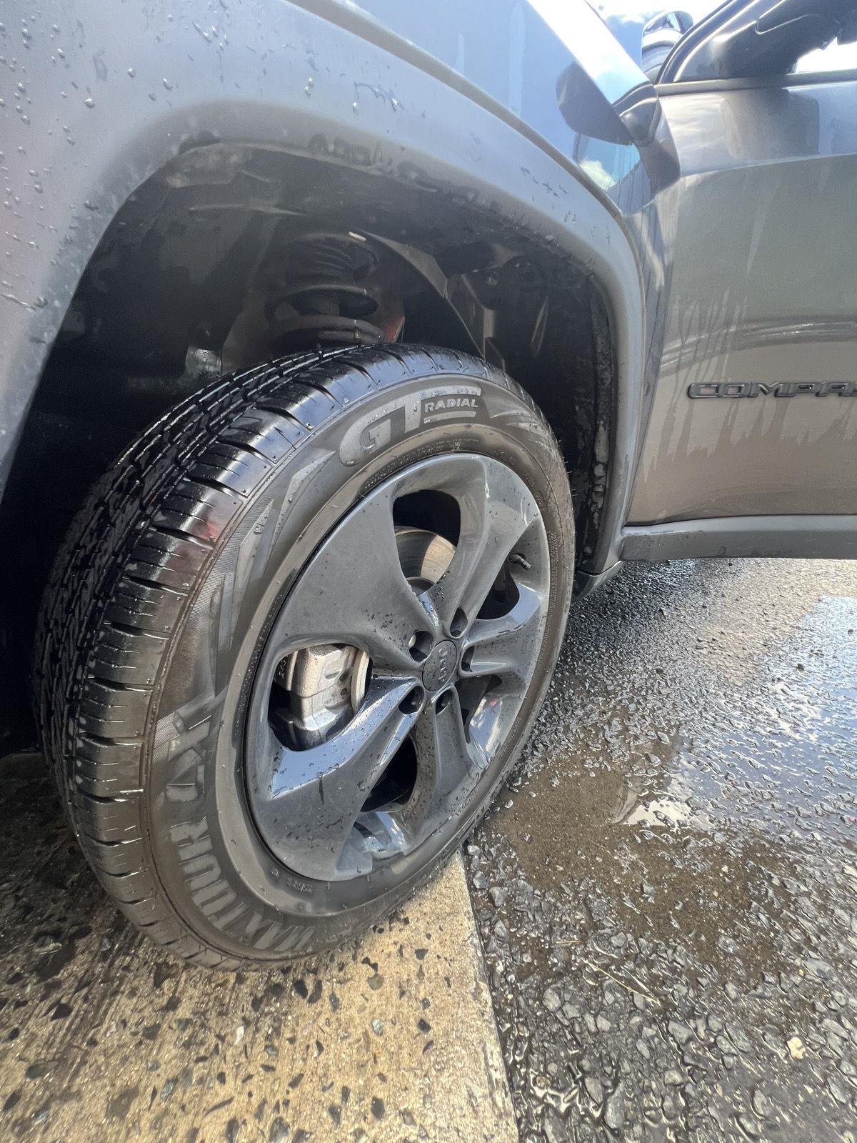 Used 2021 GRANITE CRYSTAL JEEP ALTITUDE image 13