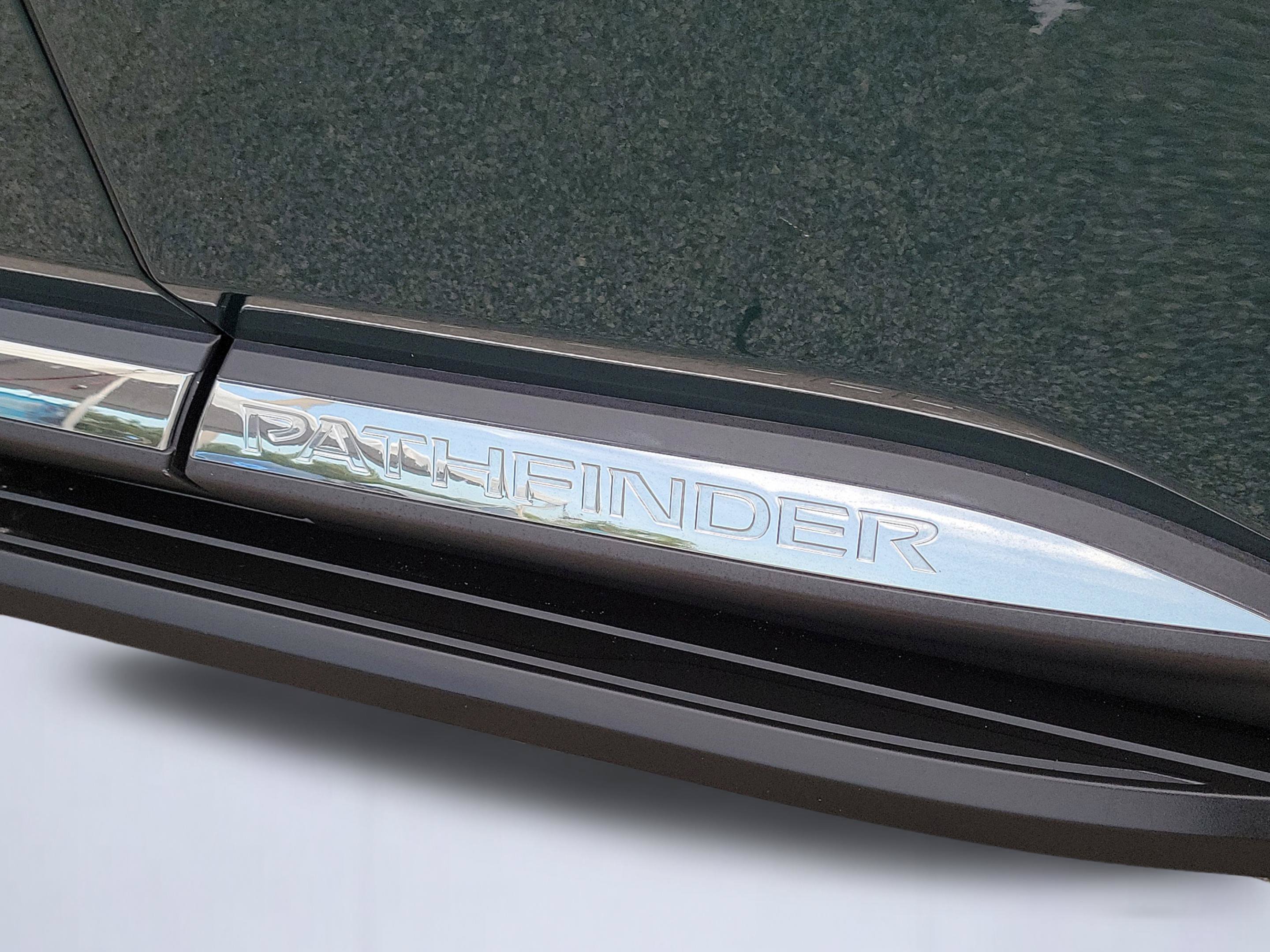 Used 2024 Obsidian Green Pearl Nissan Platinum image 8