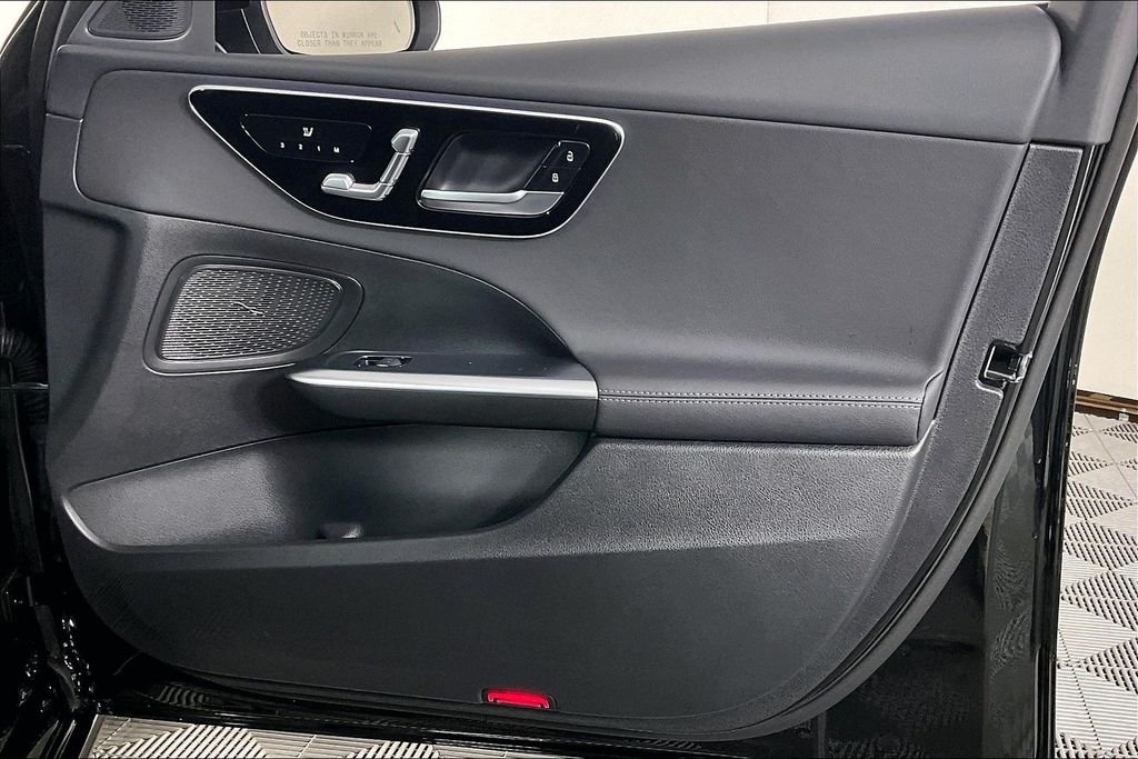 2025 Mercedes-Benz C-Class Sedan C 300 - Photo 16