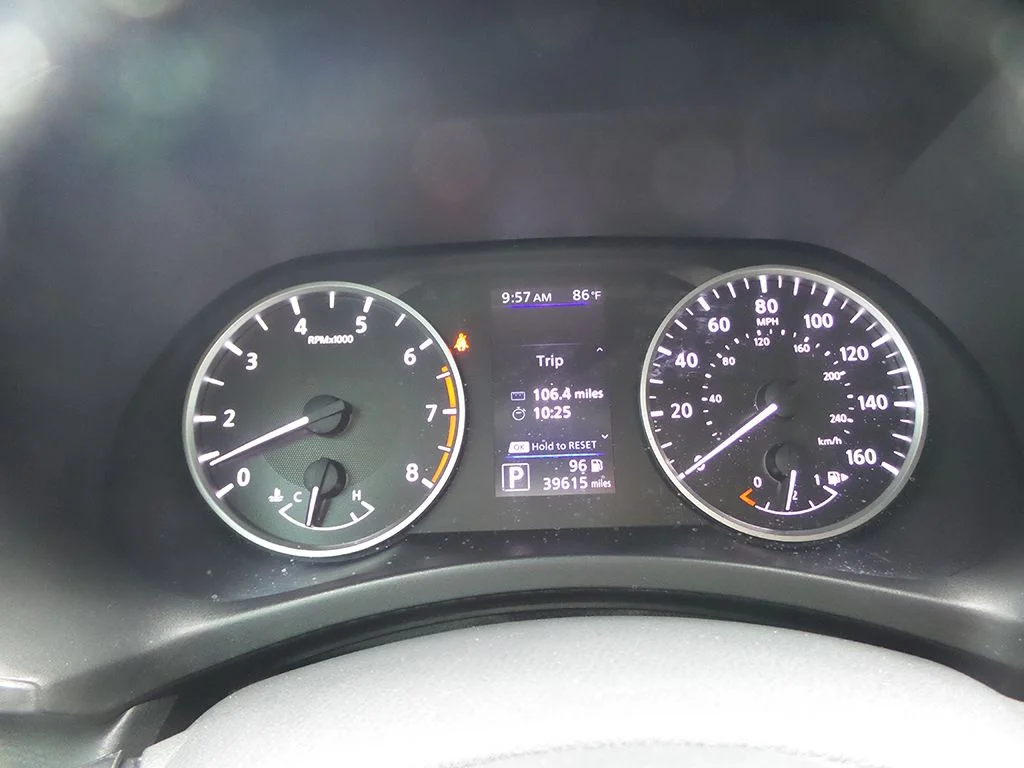 Used 2020 Gray Nissan S image 31