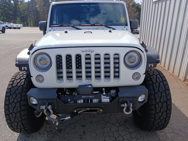 Used 2018 White Jeep Unlimited Sahara image 7