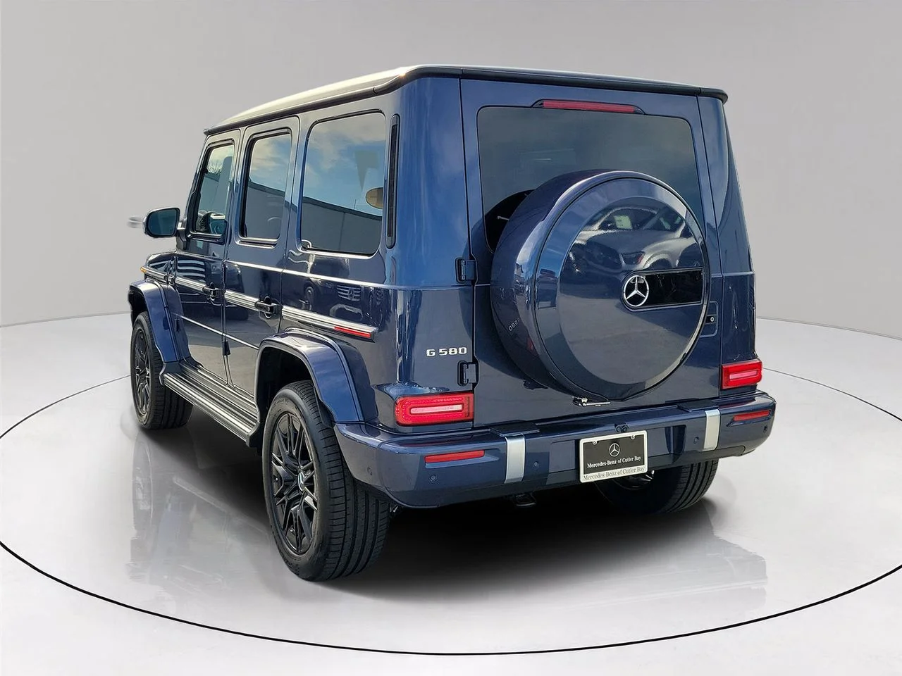 New 2027 Twilight blue Mercedes-Benz G 580 image 6