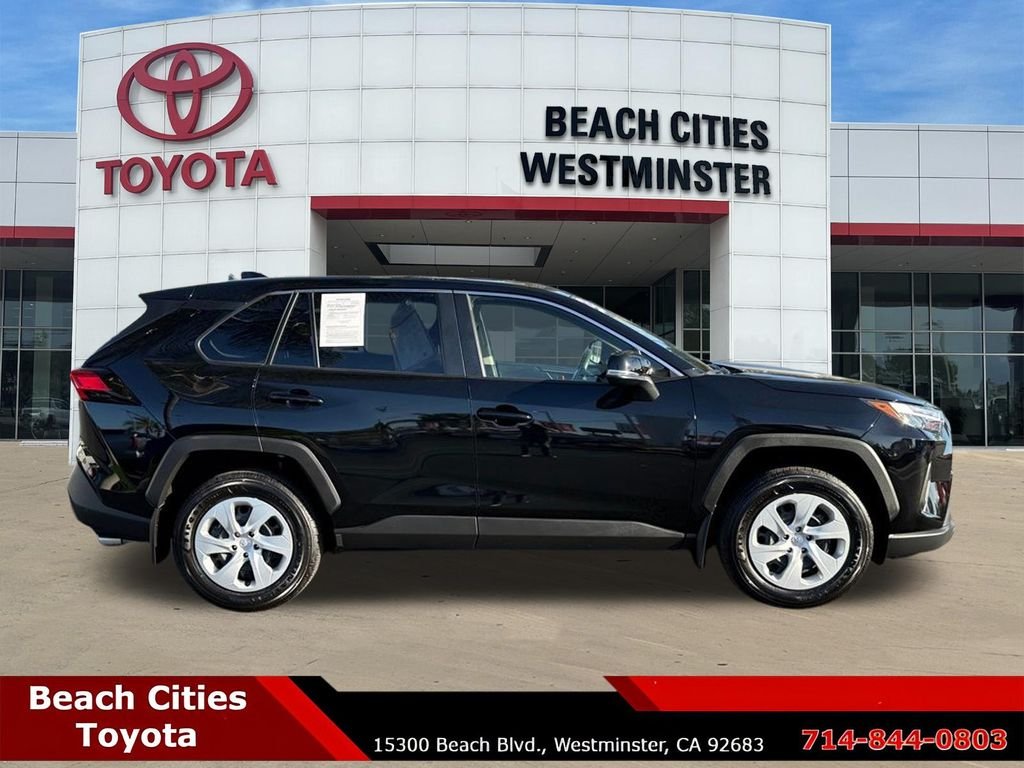 2025 Toyota RAV4 LE - Photo 13