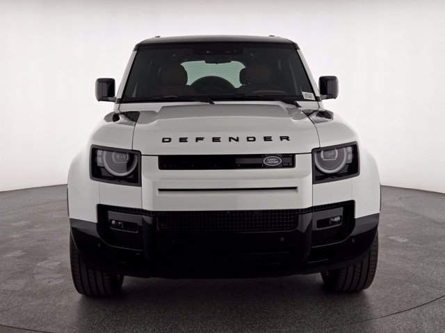 2026 Land Rover Defender V8 - Photo 8