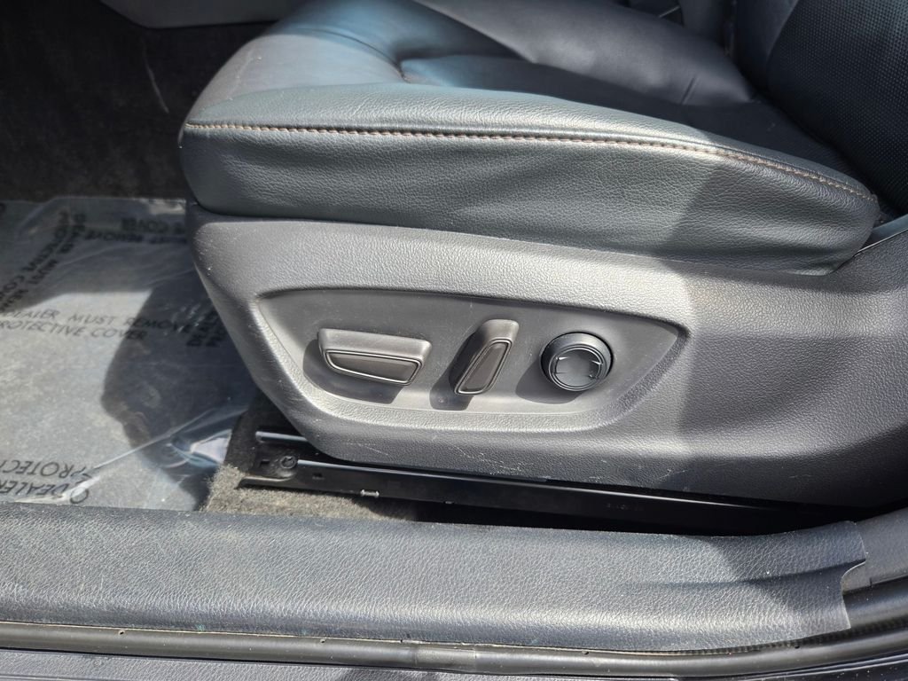 Used 2020 Black Toyota XLE image 12