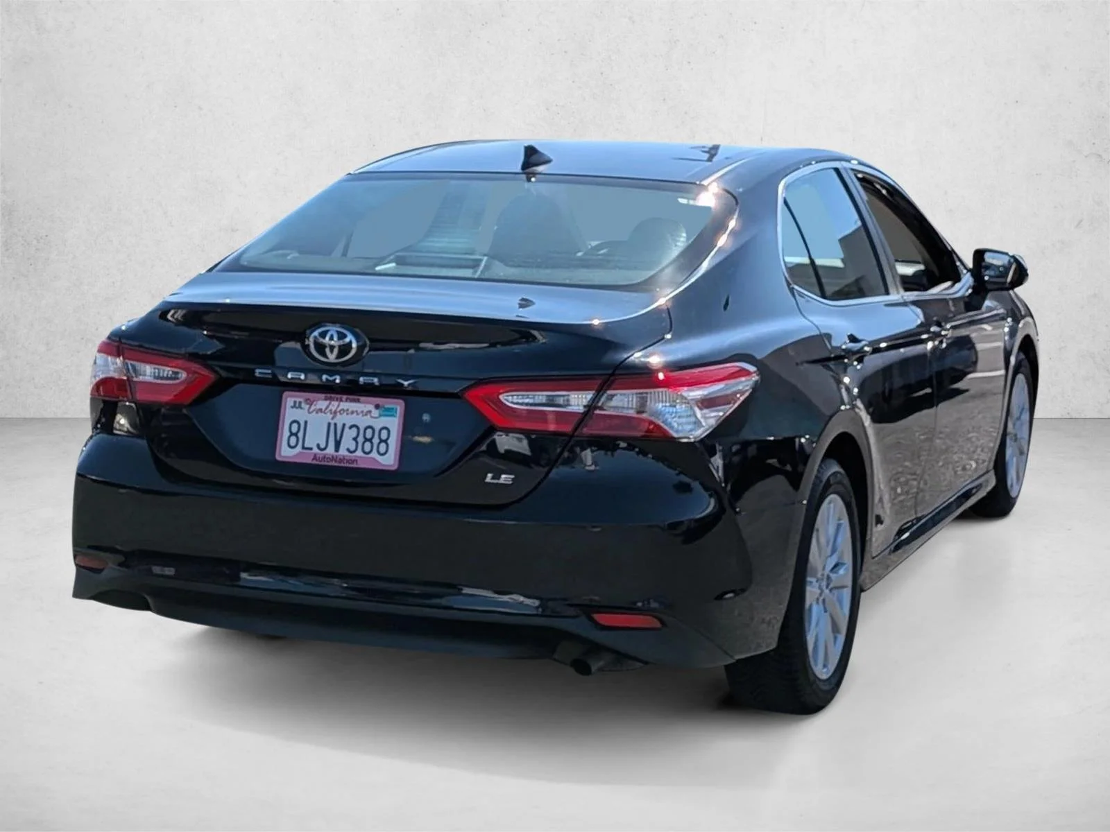 Used 2019 Galactic Aqua Mica Toyota LE image 5