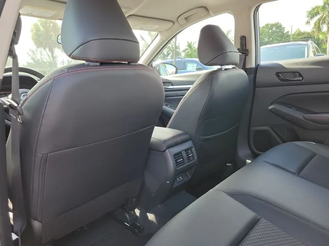New 2026 Gray Sky Pearl / Super Black Two-tone Nissan SR image 14