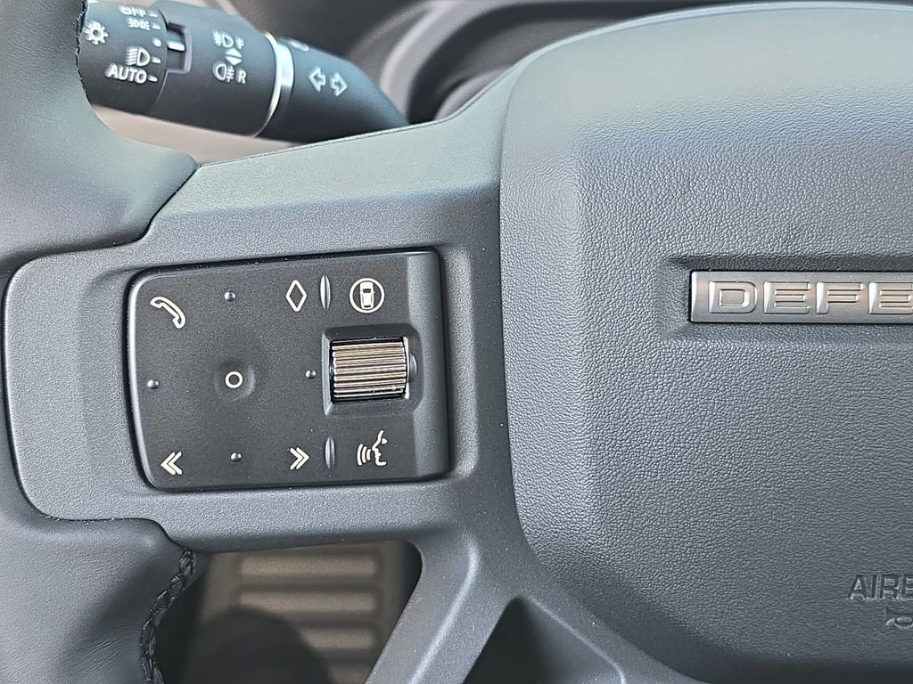 New 2026 Carpathian Grey Land Rover X-Dynamic SE image 19